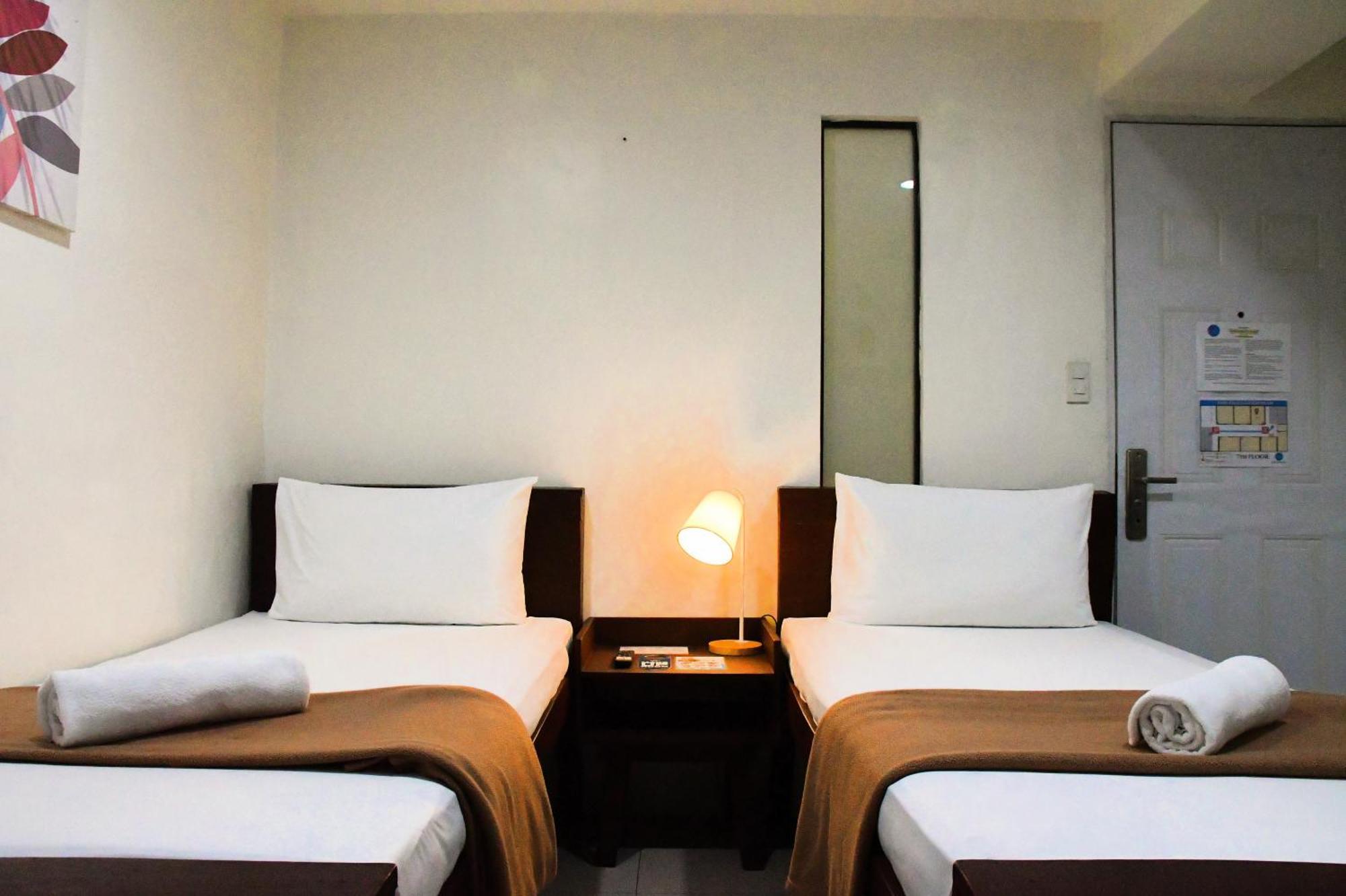 Arzo Hotel Makati Makati City Extérieur photo