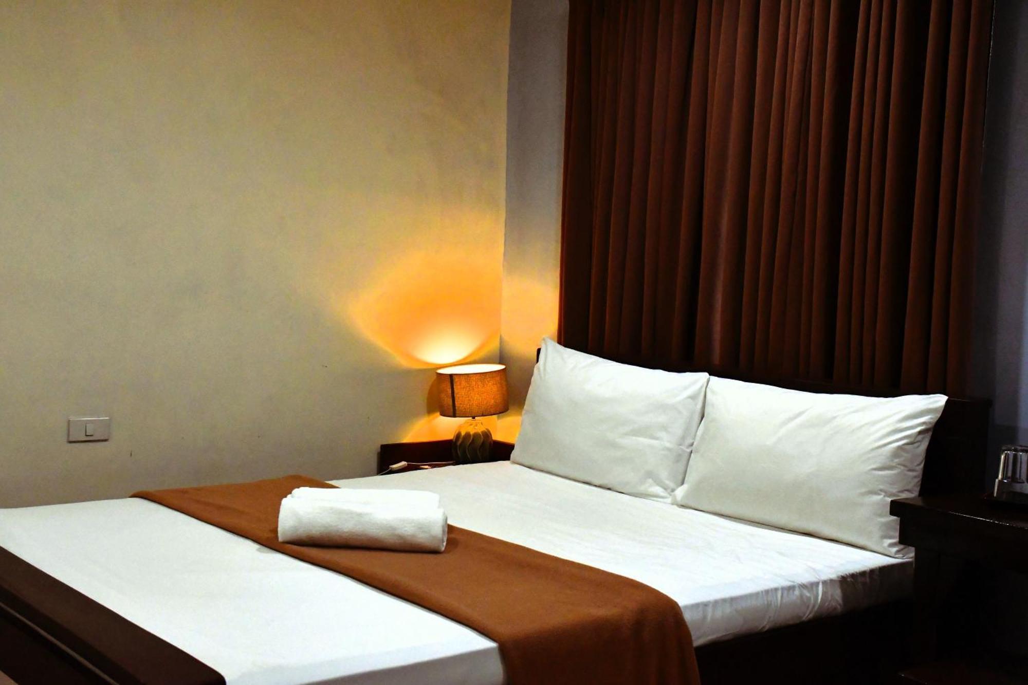 Arzo Hotel Makati Makati City Extérieur photo